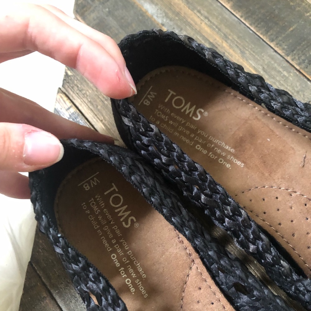 TOMS Women's Black Woven Shoes - Picture 5 of 6